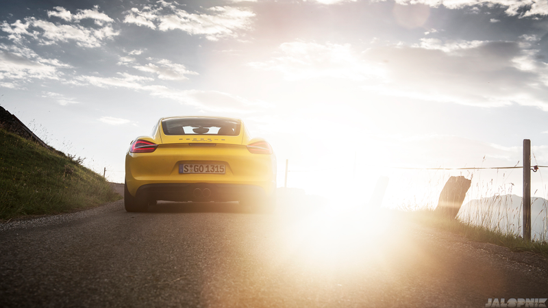 Illustration for article titled The Most Gorgeous Photos Of A Porsche Cayman You Will Ever See